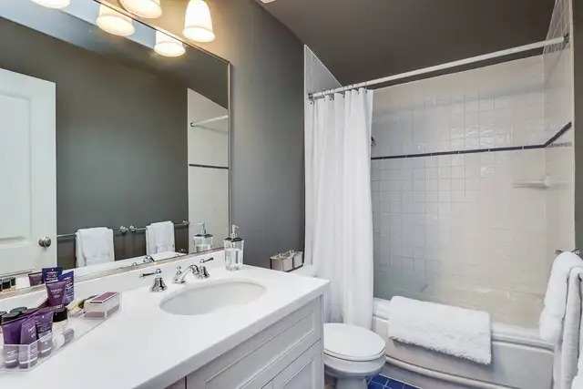 Bedrooms in a sweet home in Toronto's most prestigious midtown in Room Rentals & Roommates in City of Toronto - Image 7