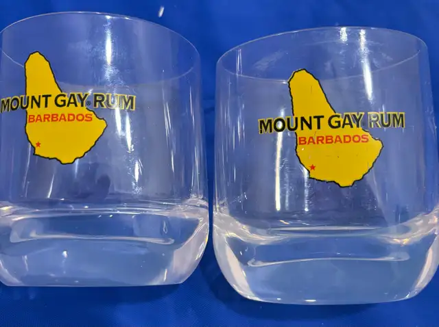 Barbados Glass Decanter and 2 Drinking Glasses in Kitchen & Dining Wares in Bridgewater - Image 7