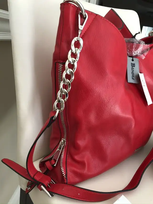 Women’s Red Leather Shoes and Purse size 8.5 *NEW* $65 each in Women's - Shoes in Markham / York Region - Image 4