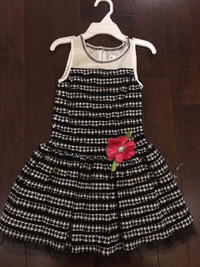 Brand New Girl Summer Dress Size 5T with such a Cute Design