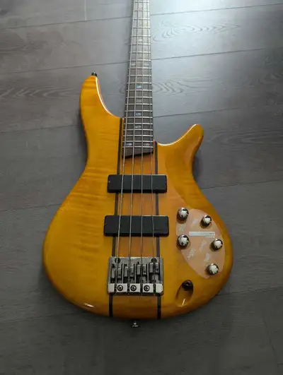 Beautiful Ibanez SR700  bass, View more