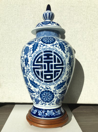 Large Floral Blue & White Porcelain Temple Jar