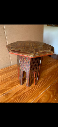 Morrocan style accent stand