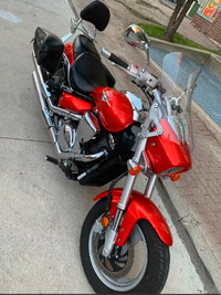 Stunning Orange 2010 Suzuki M50 800cc Motorcycle low kms