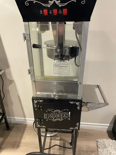 Get ready to bring the cinematic experience home with this Great Northern Popcorn Machine! It's in u...