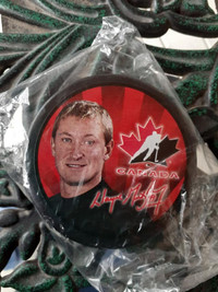 Wayne Gretzky 2002 Team Canada McDonalds puck