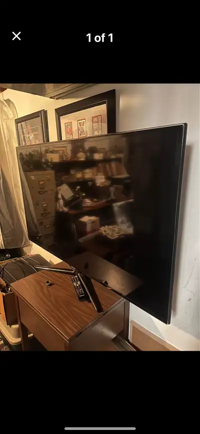 55’ 3D Samsung smart tv, View more