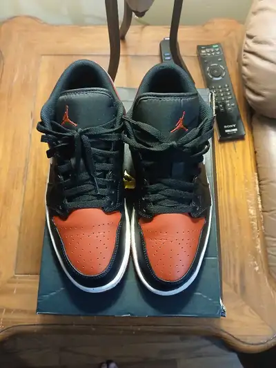 Jordan 1 low Authentic size 11, View more