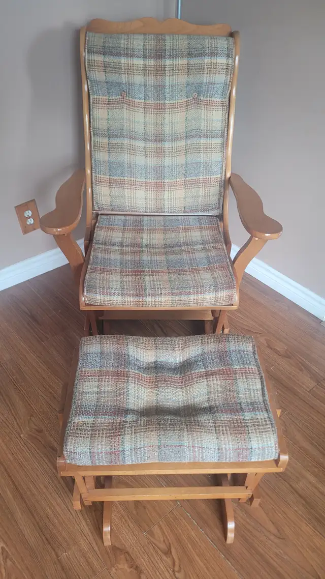 wooden rocking chair and rocking foot stool in Chairs & Recliners in Ottawa - Image 2