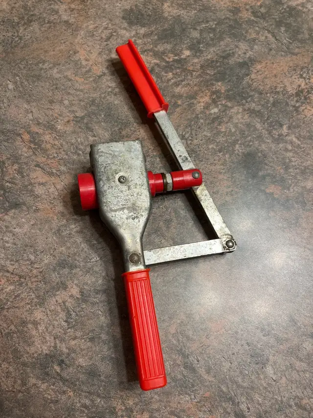 Single lever Wine corker in Hobbies & Crafts in Mississauga / Peel Region - Image 2