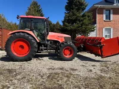 Kubota M125X Tractor Year 2007 Snowplougher 10 feet in the middle and Side 3ft x 3ft 2300 hours Plea...
