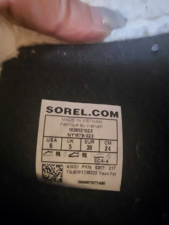 Sorel Boots size 6 in Men's Shoes in City of Toronto - Image 2