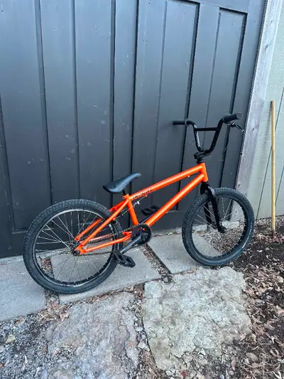 Specialized P.20 bmx bike, in good shape never ridden much or hard. New Plastic flat pedals 20x2.0"...