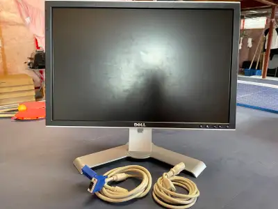 Like New Dell UltraSharp 2208WFPt 22″ LCD Monitor – Great Price, View more