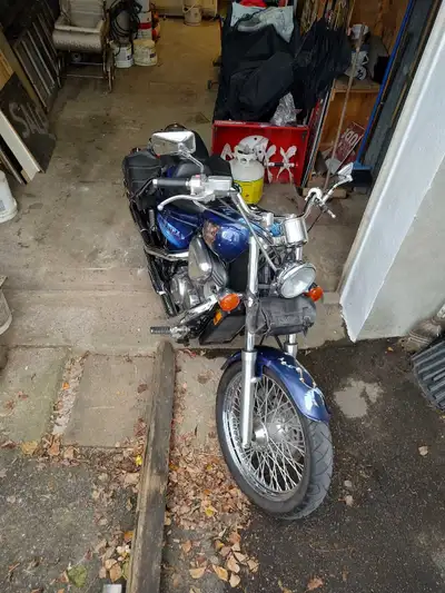 95 Honda Shadow, new battery 2026 and stator 2024, runs great....j'ai changer stator et batterie, 55...