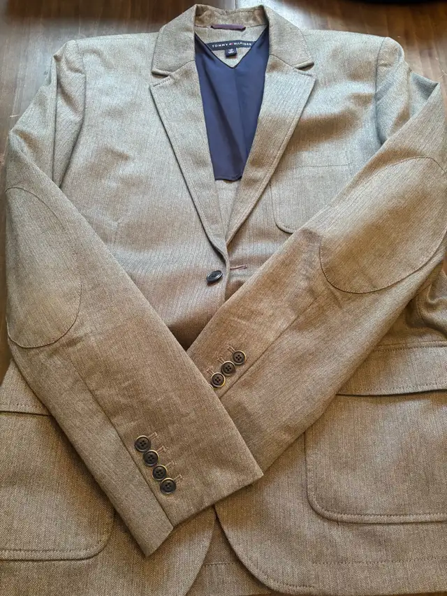 Tommy Hilfiger Men Jacket in Men's in West Island - Image 6