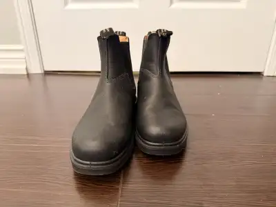Blundstone size 5 women boots, View more