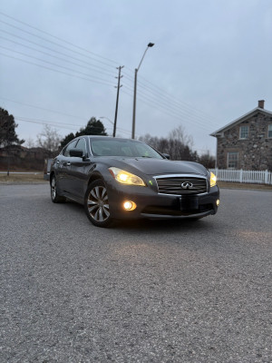 2011 Infiniti M37x -