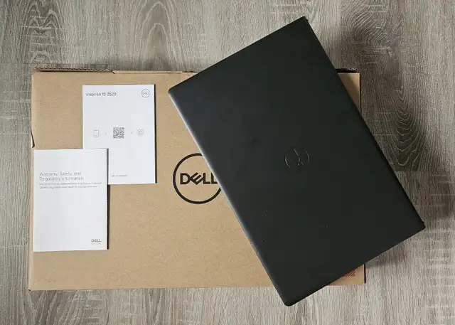 Dell Inspiron 15 3520 15.6" Touchscreen Laptop Win-11 - Like New in Laptops in St. Albert - Image 9
