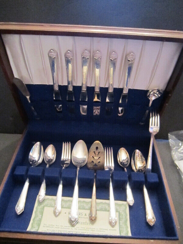 STAR LIGHT silverware set, Service for 6 in Arts & Collectibles in Summerside