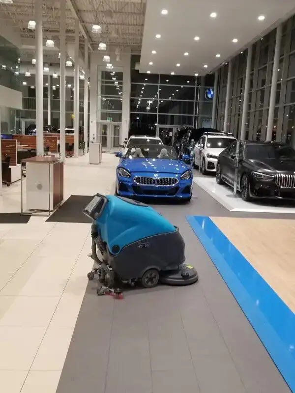 ELECTRIC FLOOR SCRUBBER! - Free Delivery64877475214465124