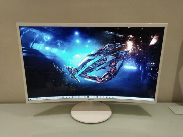 Samsung 32-Inch Curved Monitor 1080p in TVs in Mississauga / Peel Region - Image 2