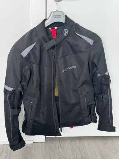 Selling my Olympia motorcycle mesh jacket in excellent, barely-used condition. Worn only a handful o...