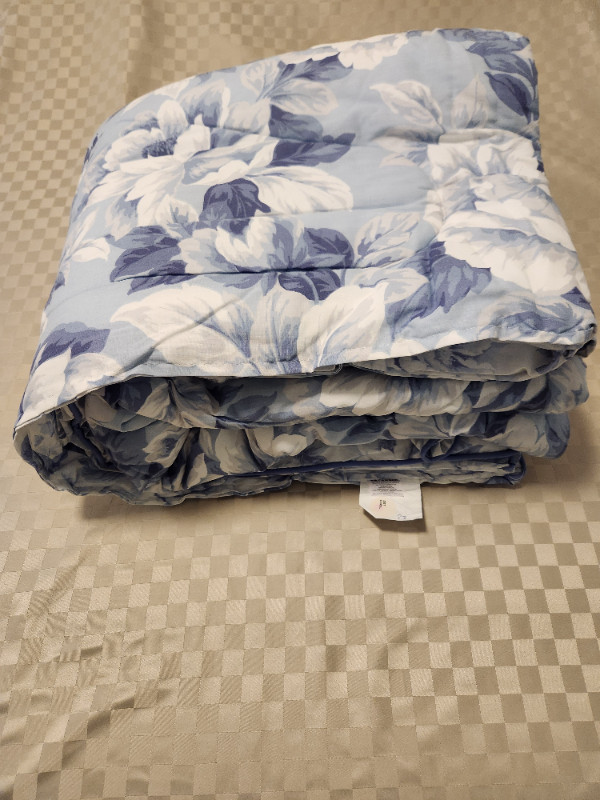 New Cannon Double Face Duvet, Blue, 225 x 250 CM. Made in USA in Bedding in City of Toronto