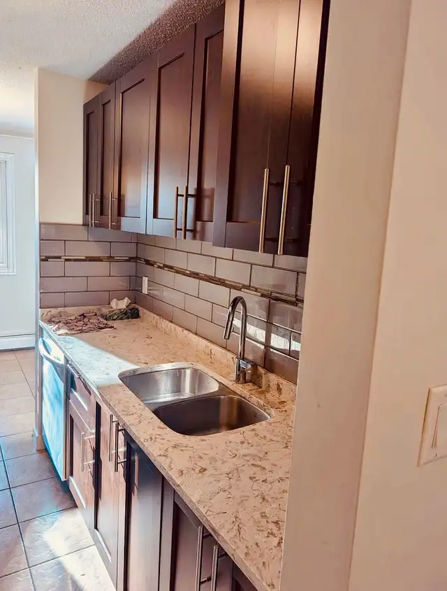 Spacious apartment near Chinook mall in Short Term Rentals in Calgary - Image 6