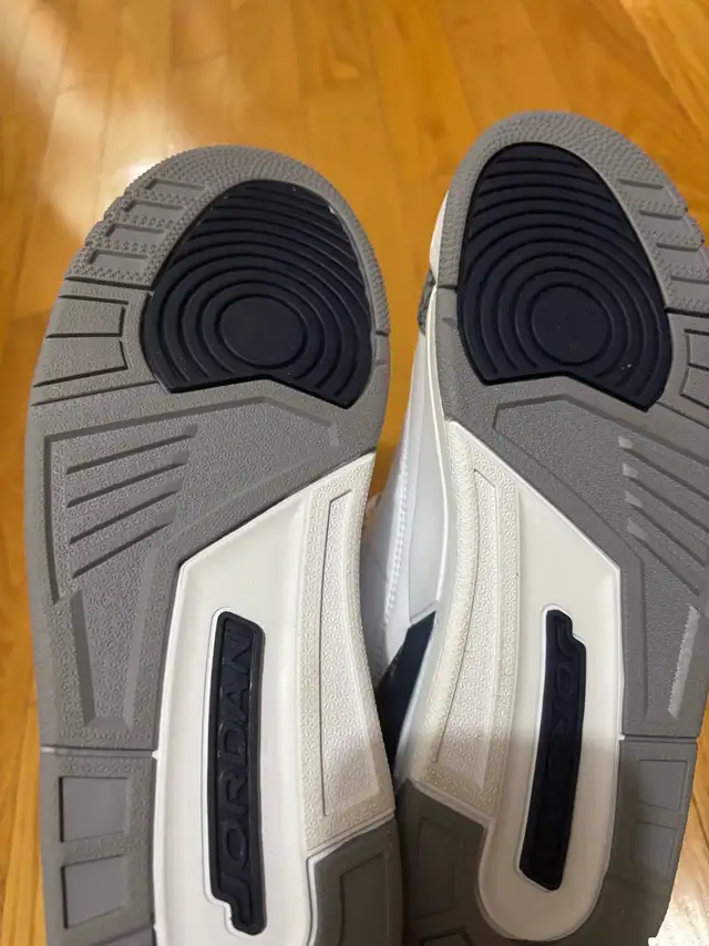 Jordan 3 midnight navy in Men's Shoes in Markham / York Region - Image 5