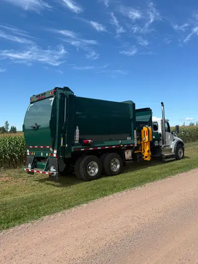 We have two brand new ASL garbage trucks in stock and ready to go! -2026 Peterbilt 548 chassis -Cumm...