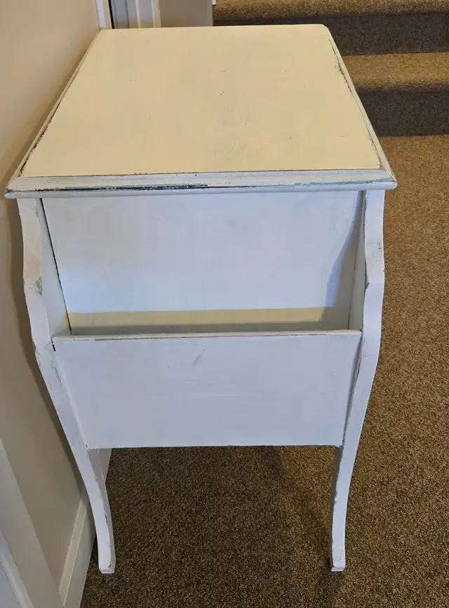 White Rustic Vintage Table in Other Tables in Lethbridge - Image 5