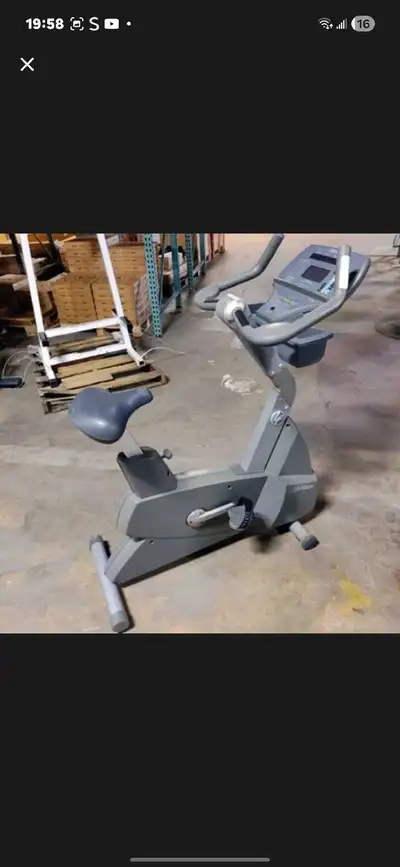 Life Fitness Exercise Bike 95 ci, View more