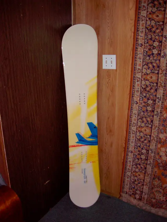 New, unused, Salomon Transfer 161  snowboard for sale. in Snowboard in Kelowna - Image 2