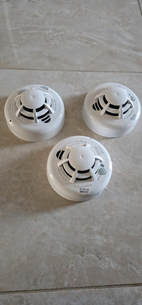 3 Smoke Detectors
