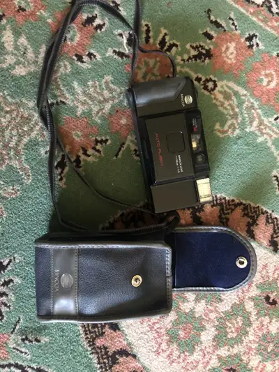 Old Minolta camera, View more