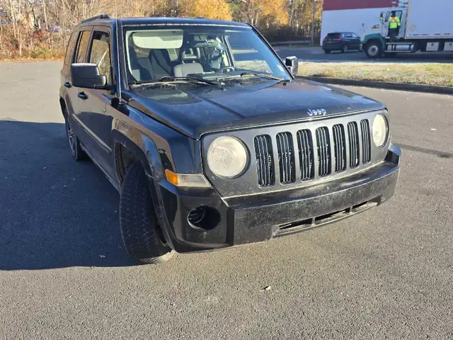 2008 jeep patriot 4x4  in Cars & Trucks in Annapolis Valley - Image 8