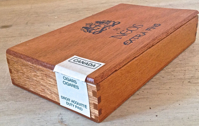 Collection. Boîte à cigares en bois NEOS dans Art et objets de collection  à Lévis