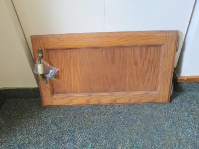 1 cupboard door (21 x 11 3/4) with hardware, View more