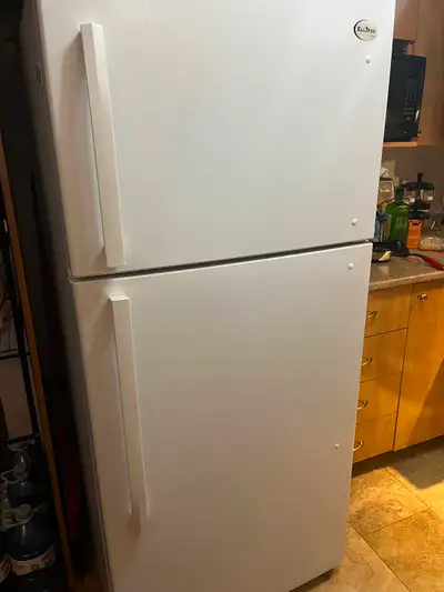 Frigidaire à vendre 250$ De Chambly