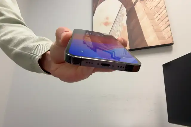 iPhone 13 Pro - New Battery - Good Condition - Unlocked in Cell Phones in Markham / York Region - Image 4