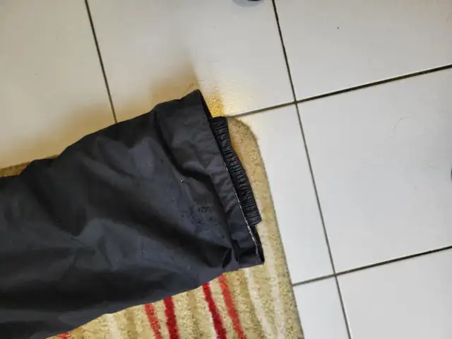 Burton Dryride winter snow pants $12 youth in Kids & Youth in Oakville / Halton Region - Image 6