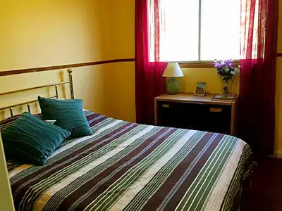 clean quiet room for rent female only