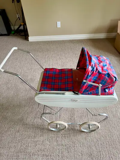 Pick up NW Bearspaw or willing to meet at Rocky Ridge Coop. Cash Only. A vintage mid-century Gendron...