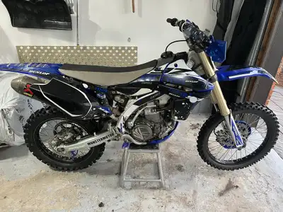 Fresh oil change. No leaks. Fork seals recently done. New rear tire. Runs great. Custom blue levers,...