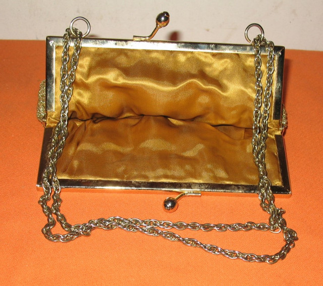 Ladies Evening Party Hand Purse /Shoulder Bag Gold Purse--Lot006 in Women's - Bags & Wallets in Edmonton - Image 2