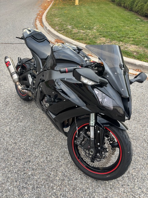 2011 KAWASAKI NINJA ZX10r in Sport Bikes in City of Toronto - Image 4