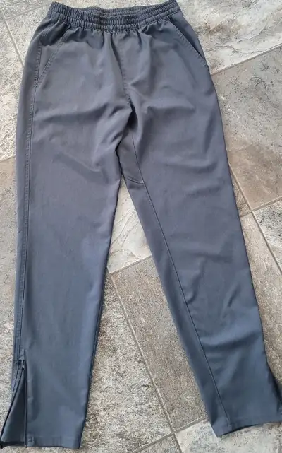 Men's Small Athletic Wear Pants. Dark Grey. Clean ready to wear. Located in Yorkton.