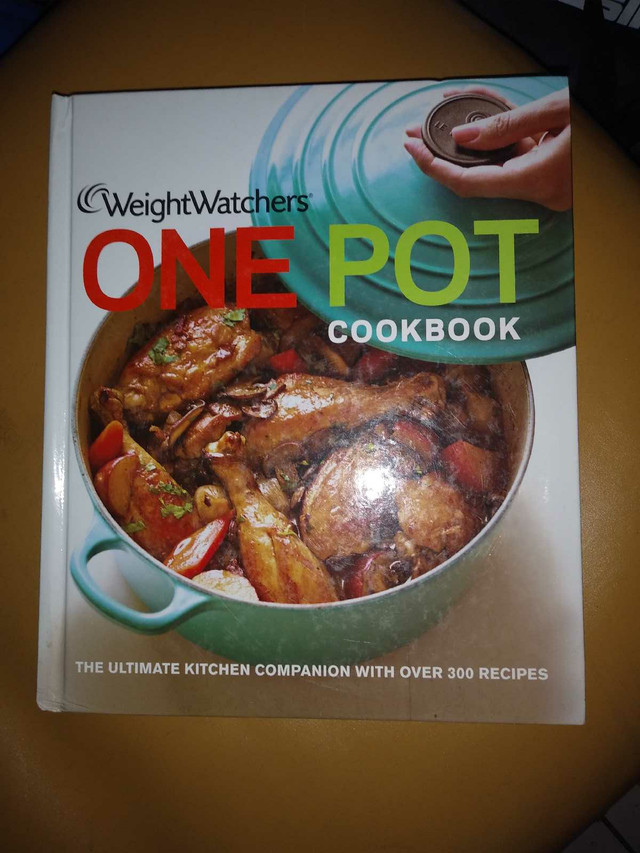 BOOK - Weight Watcher's One Pot Cookbook in Textbooks in City of Toronto