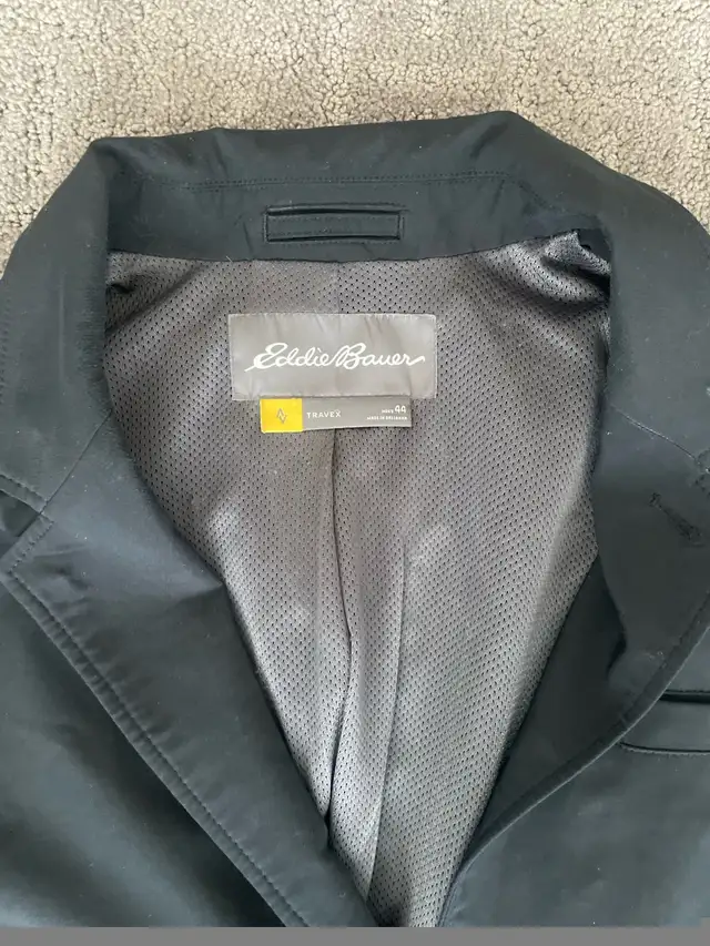 Eddie Bauer blazer jacket size 44 men’s  in Men's in Calgary - Image 3